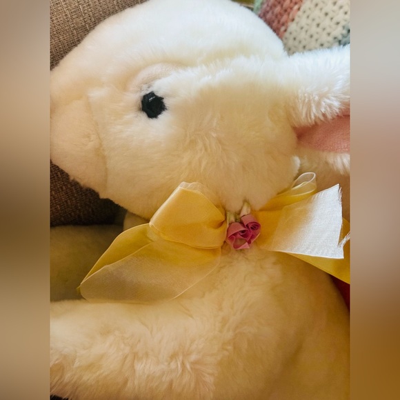 Commonwealth Novelty Toys Plush Cuddly Love Bunny - Picture 2 of 7